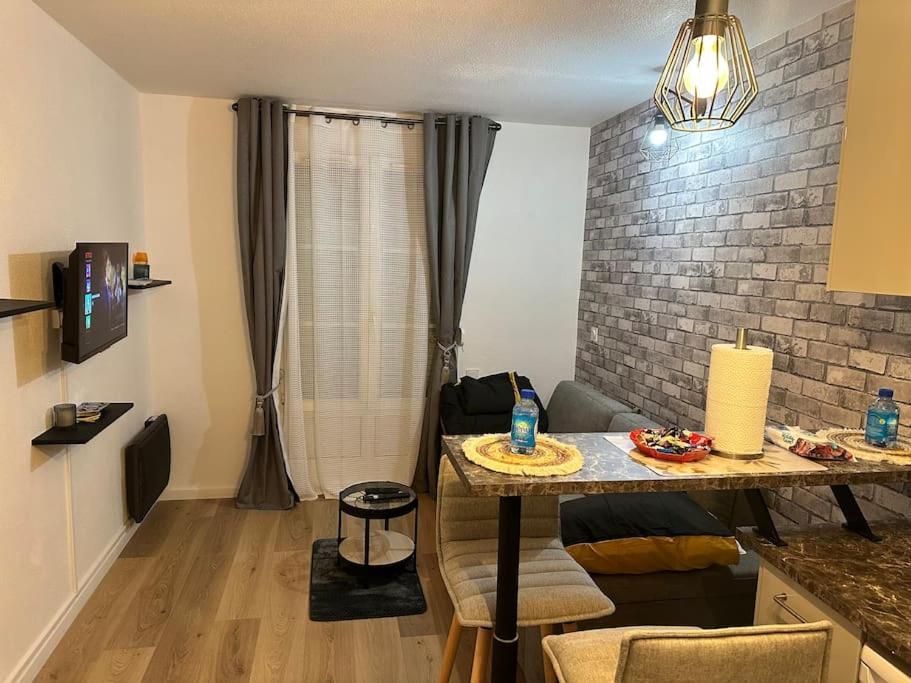Studio Moderne Proche Disney Land Биси Сен Жорж Екстериор снимка